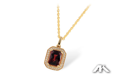 E224-02630: NECK 1.93 GARNET 2.04 TGW